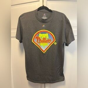 Majestic Phillies Short Sleeve T-Shirt Size Men’s Medium Color Gray